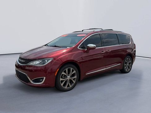 Used 2017 Chrysler Pacifica Limited FWD image 7