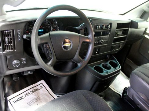 Used 2018 Chevrolet Express 2500 w/ Driver Convenience Package image 8