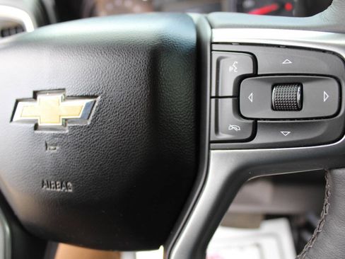 Used 2022 Chevrolet Silverado 2500 LT w/ Convenience Package AWD/4WD image 12