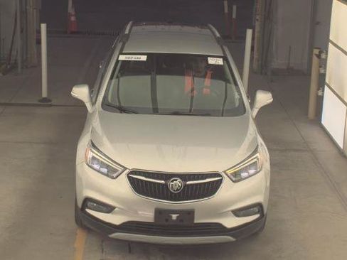 Used 2020 Buick Encore Essence AWD/4WD image 2