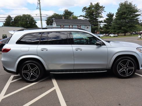Used 2025 Mercedes-Benz GLS 450 4MATIC image 4