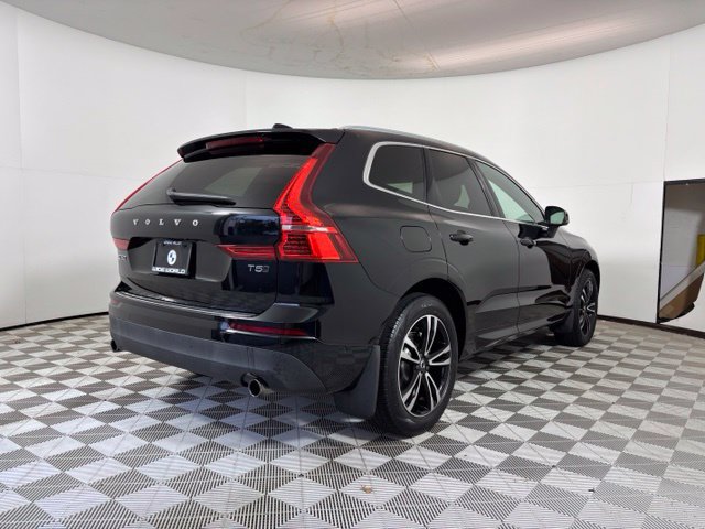 Used 2019 Volvo XC60 T5 Momentum w/ Multimedia Package AWD/4WD image 7