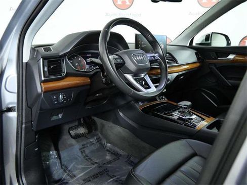 Used 2023 Audi Q5 2.0T Premium w/ Convenience Package image 16