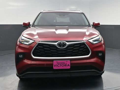 Used 2023 Toyota Highlander XLE image 16