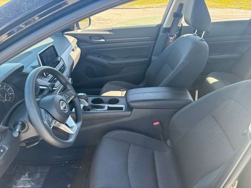 Used 2025 Nissan Altima 2.5 SV image 27