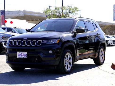 New 2026 Jeep Compass Latitude image 7
