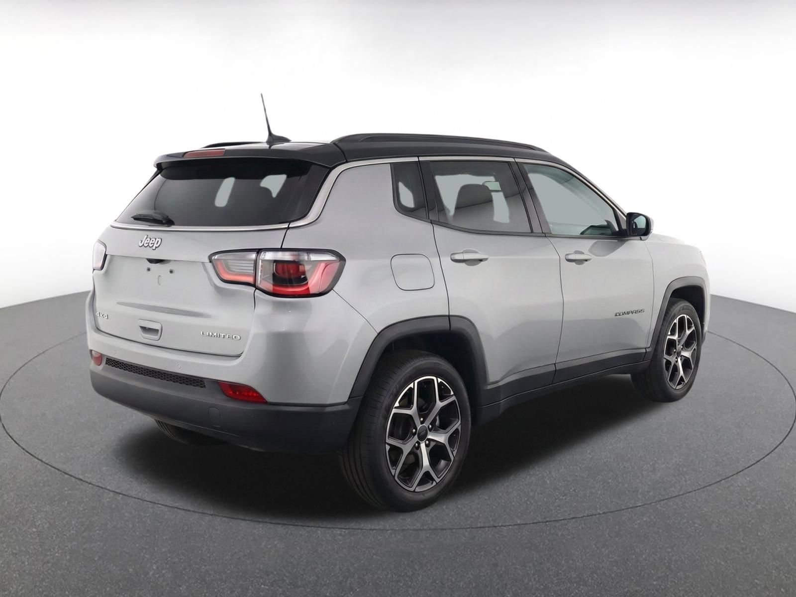Used 2025 Jeep Compass Limited AWD/4WD image 8