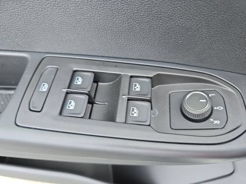 Used 2025 Volkswagen Taos S FWD image 27