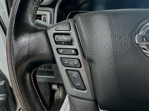 Used 2018 Nissan Titan Platinum Reserve image 33