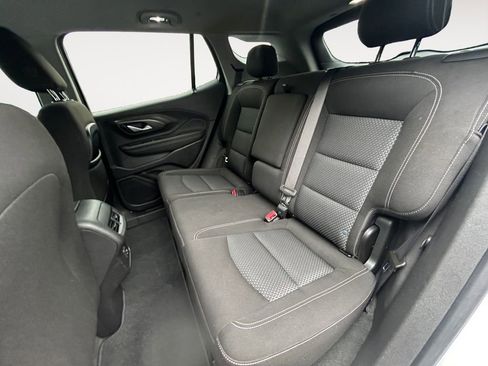 Used 2022 GMC Terrain SLE w/ Driver Convenience Package image 11