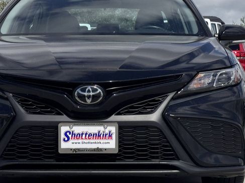 Used 2023 Toyota Camry SE FWD image 8