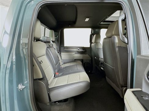 Certified 2025 Chevrolet Silverado 2500 ZR2 w/ Technology Package image 27