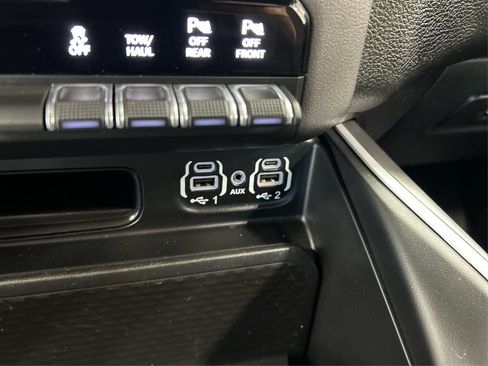 Used 2022 RAM 1500 Big Horn AWD/4WD image 32