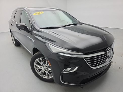 Used 2023 Buick Enclave Essence w/ Experience Buick Package AWD/4WD image 3
