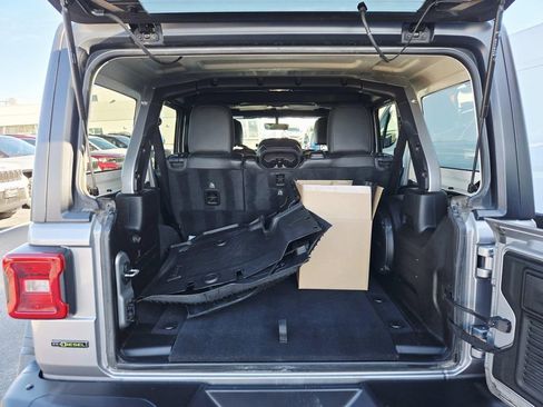 Used 2021 Jeep Wrangler Unlimited Rubicon image 14