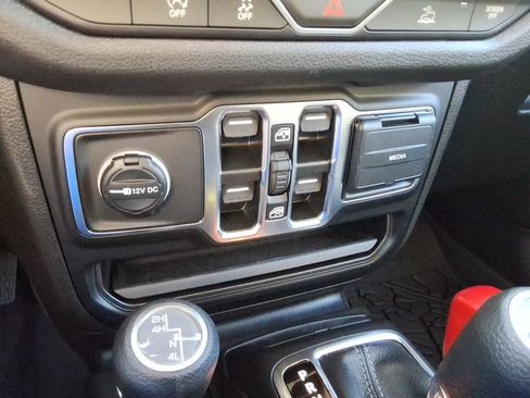 Used 2025 Jeep Wrangler Unlimited Sport AWD/4WD image 36