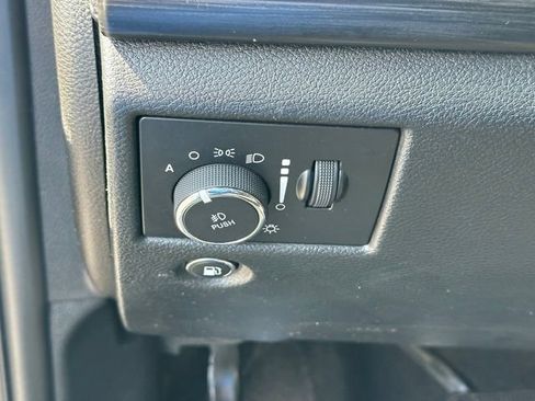 Used 2022 Jeep Grand Cherokee Laredo X AWD/4WD image 24