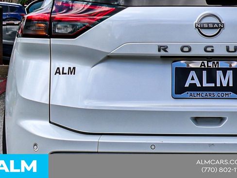 Used 2024 Nissan Rogue SV FWD image 13