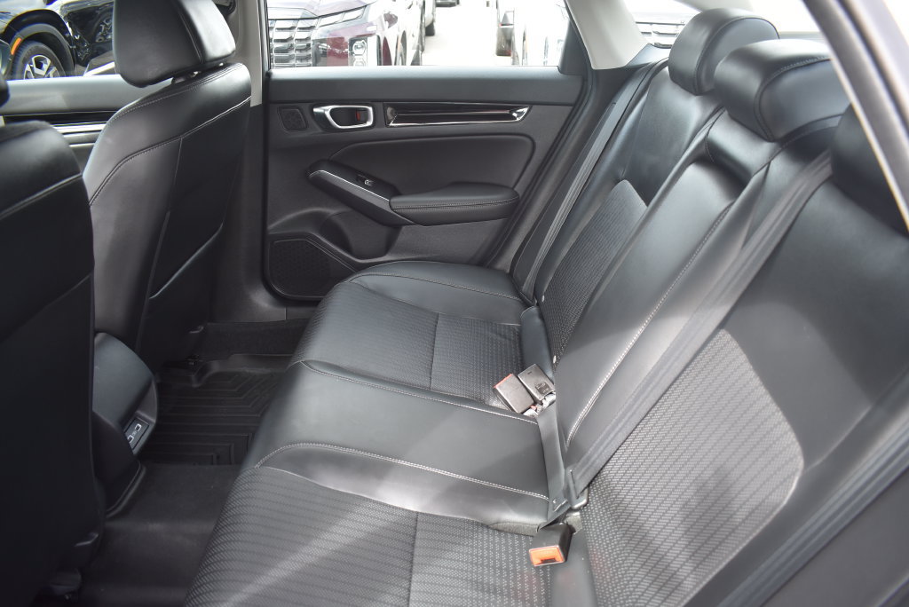 Used 2022 Honda Civic Touring image 11