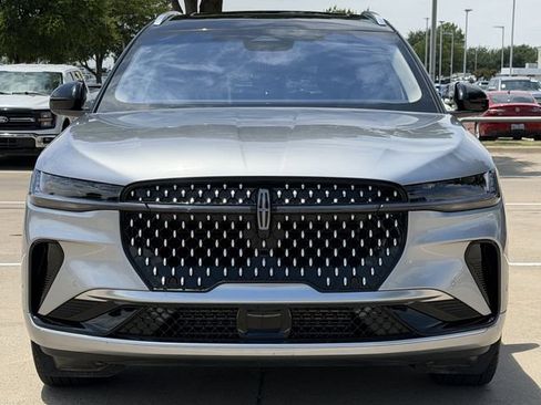 Used 2024 Lincoln Nautilus Reserve w/ Equipment Group 202A AWD/4WD image 7