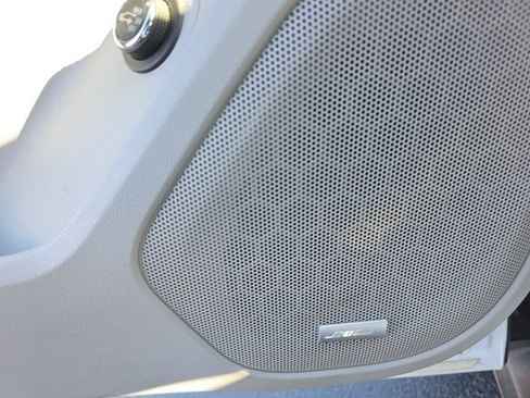 Used 2020 GMC Acadia SLT w/ Driver Alert Package II image 18