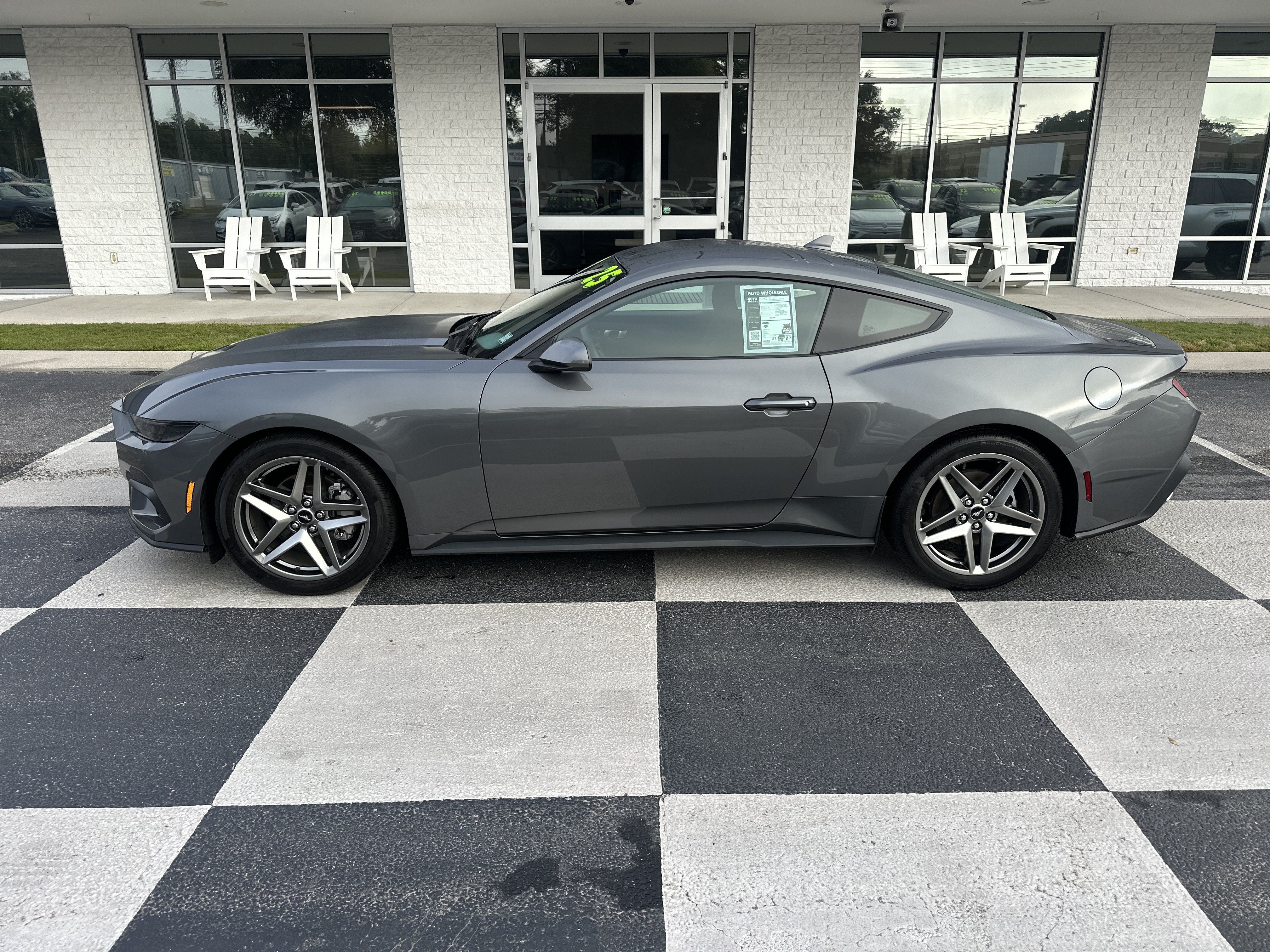 Used 2025 Ford Mustang Coupe RWD image 1