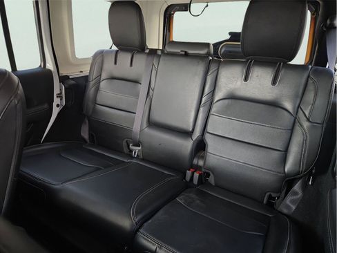 Used 2023 Jeep Wrangler Unlimited Sahara w/ Cold Weather Group AWD/4WD image 24