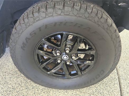 Used 2022 Jeep Gladiator Sport AWD/4WD image 13