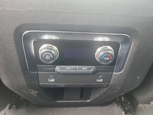 Certified 2022 GMC Yukon SLE w/ Gmc Pro Safety Plus Package image 11