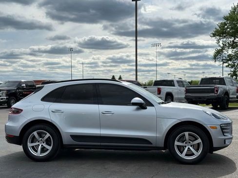 Used 2017 Porsche Macan AWD/4WD image 40