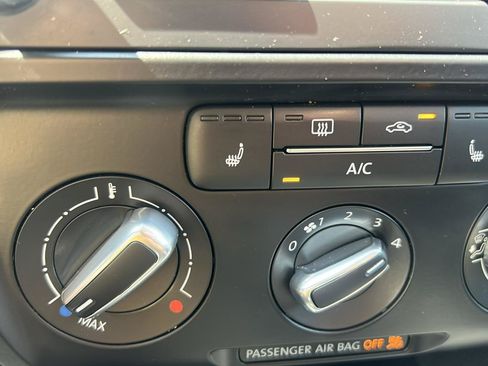 Used 2014 Volkswagen Jetta SE FWD image 19