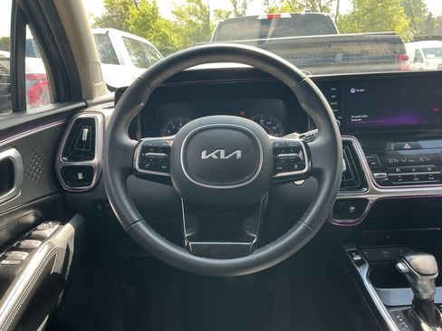 Used 2022 Kia Sorento SX AWD/4WD image 11