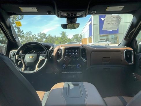 Used 2021 Chevrolet Silverado 1500 High Country w/ Technology Package image 15