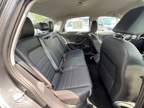 Used 2024 Volkswagen Jetta SE FWD image 26
