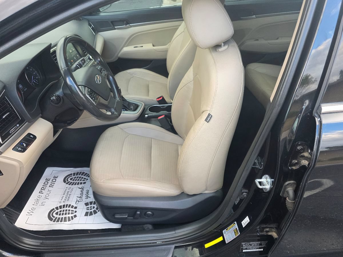 Used 2017 Hyundai Elantra Limited FWD image 14