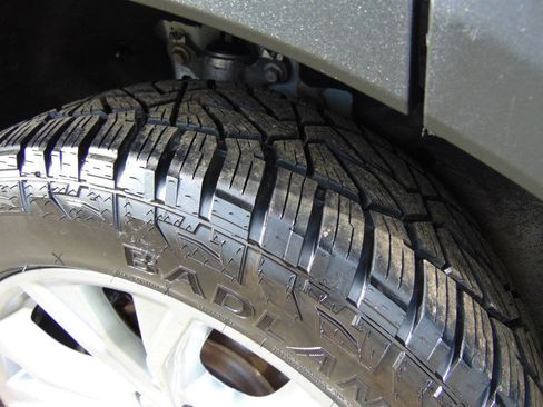 Used 2021 Ford Explorer Limited image 52