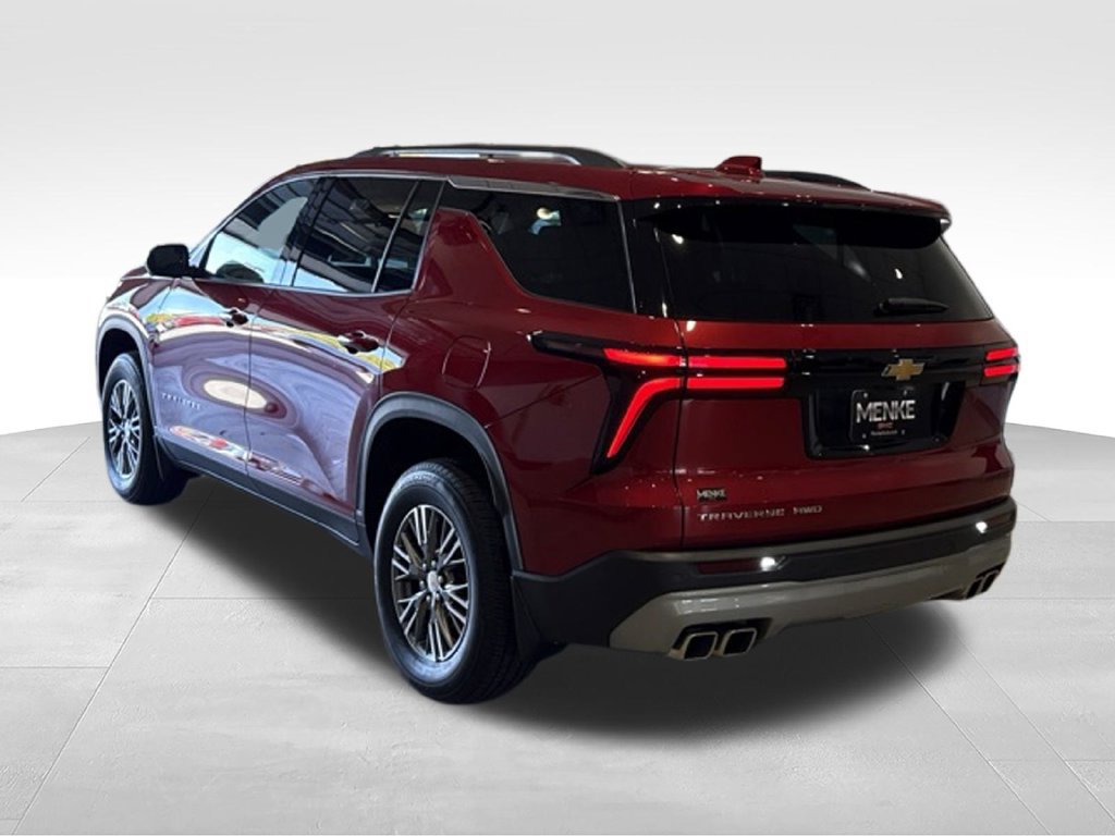 Used 2025 Chevrolet Traverse LT w/ Driver Confidence Package AWD/4WD image 5