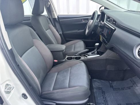 Used 2019 Toyota Corolla LE image 11