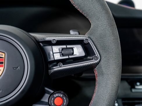Used 2025 Porsche 911 Carrera 4 GTS image 40