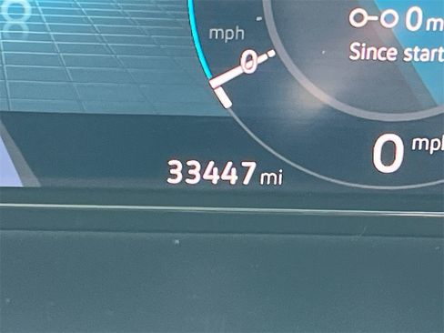 Used 2024 Volkswagen Atlas SE image 28