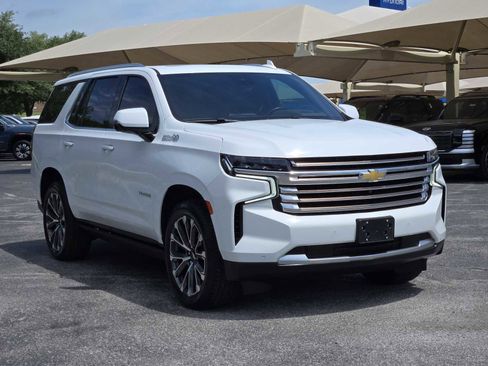 Certified 2023 Chevrolet Tahoe High Country AWD/4WD image 3