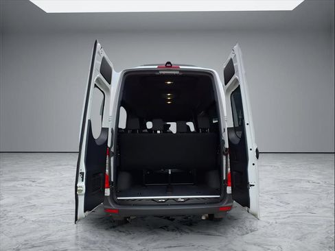 Used 2024 Mercedes-Benz Sprinter 2500 image 10