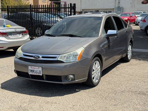 Used 2009 Ford Focus SEL FWD image 4