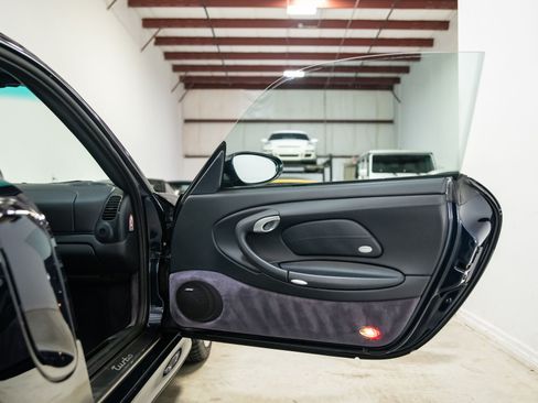 Used 2003 Porsche 911 Turbo AWD/4WD image 29