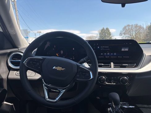 New 2026 Chevrolet Trax LT w/ Driver Confidence Package FWD image 10