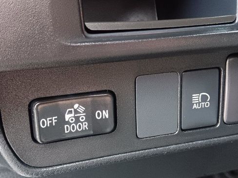 Used 2019 Toyota Tacoma SR5 image 9