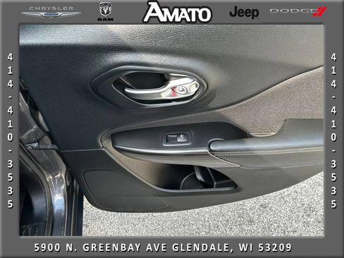 Used 2015 Jeep Cherokee Latitude FWD image 15