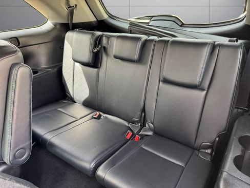 Used 2017 Toyota Highlander SE AWD/4WD image 16