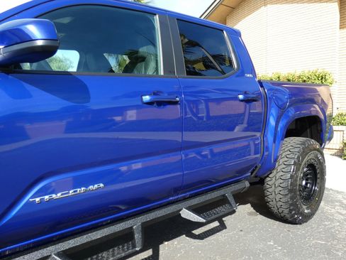 Used 2025 Toyota Tacoma SR5 image 13