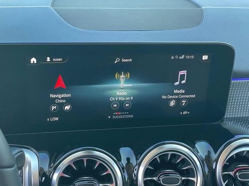 Used 2023 Mercedes-Benz EQB 300 4MATIC image 14